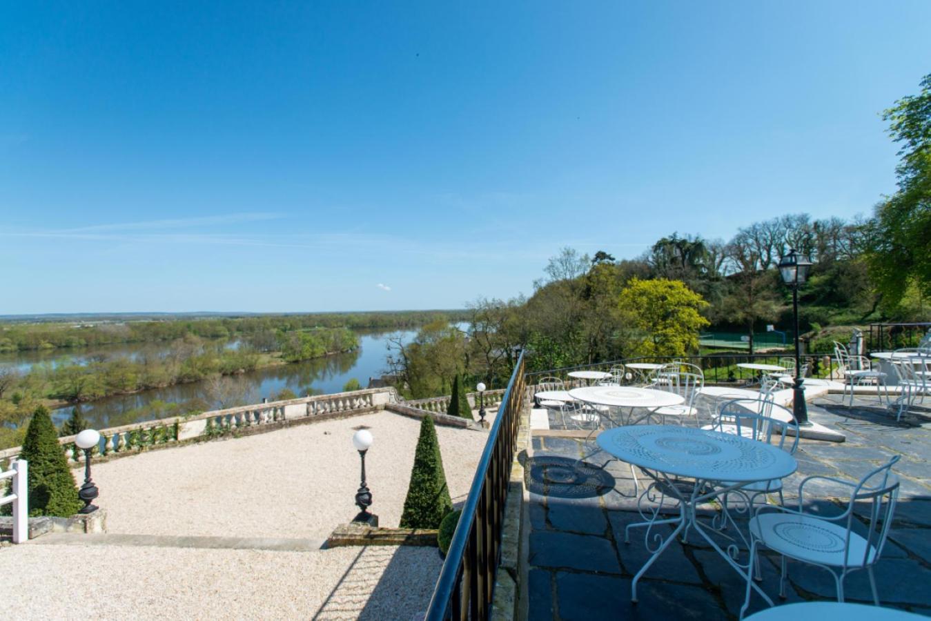 Chateau Le Prieure Saumur - La Maison Younan Chènehutte-les-Tuffeaux Exterior foto